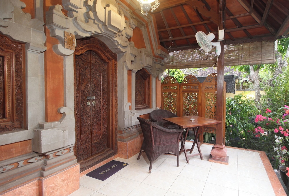 Hotel Jati And Home Stay 15/71