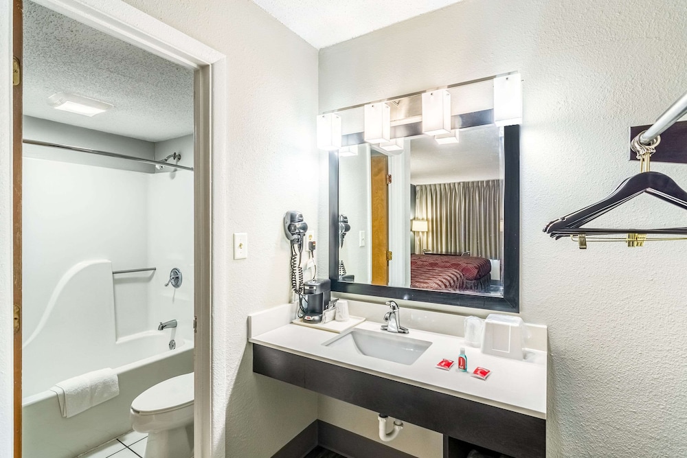 Econo Lodge Crestview South 30/31