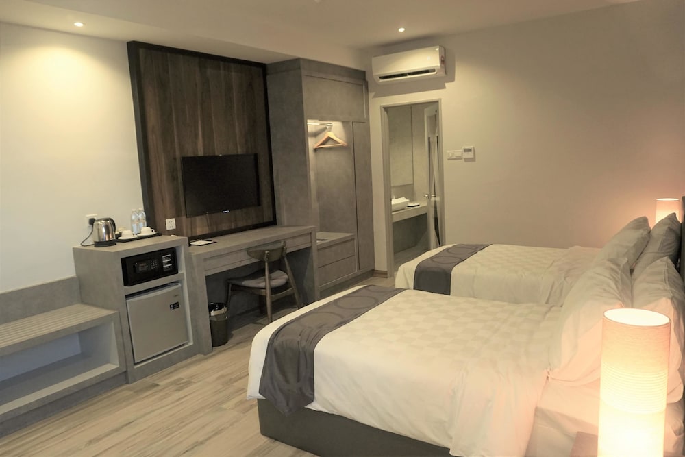 FRAME HOTEL 27/51