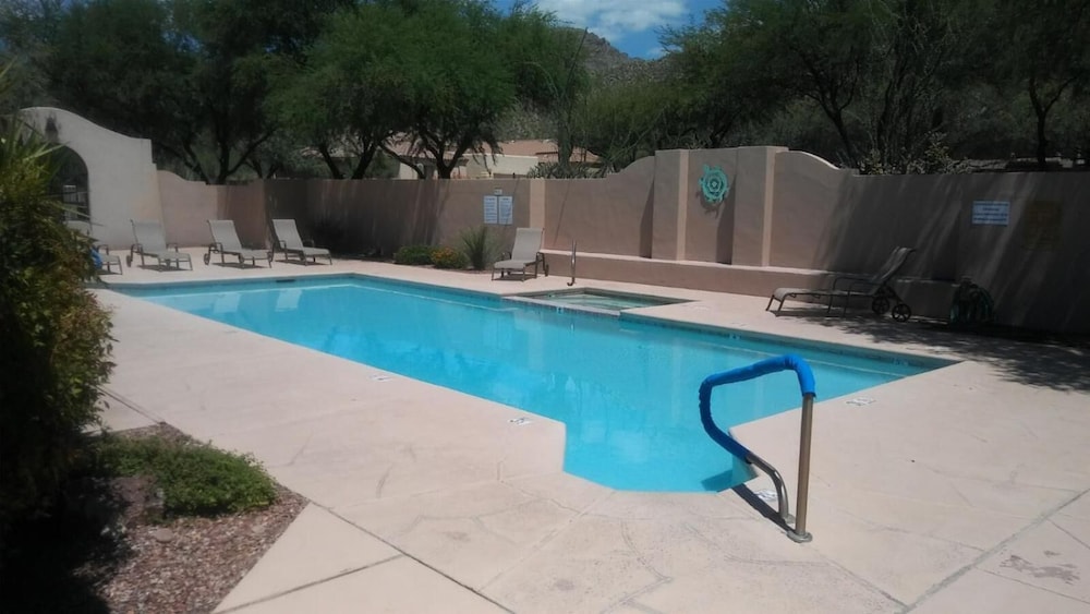 Casitas at Sabino Springs 8/36