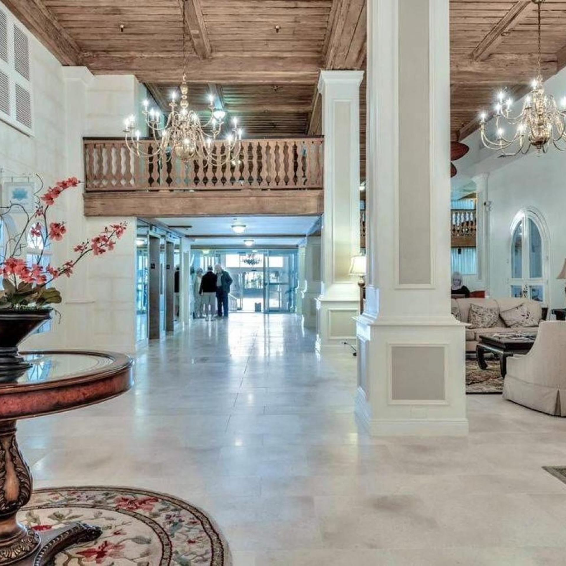 Hemingway Suites at Palm Beach Hotel Island 9/50