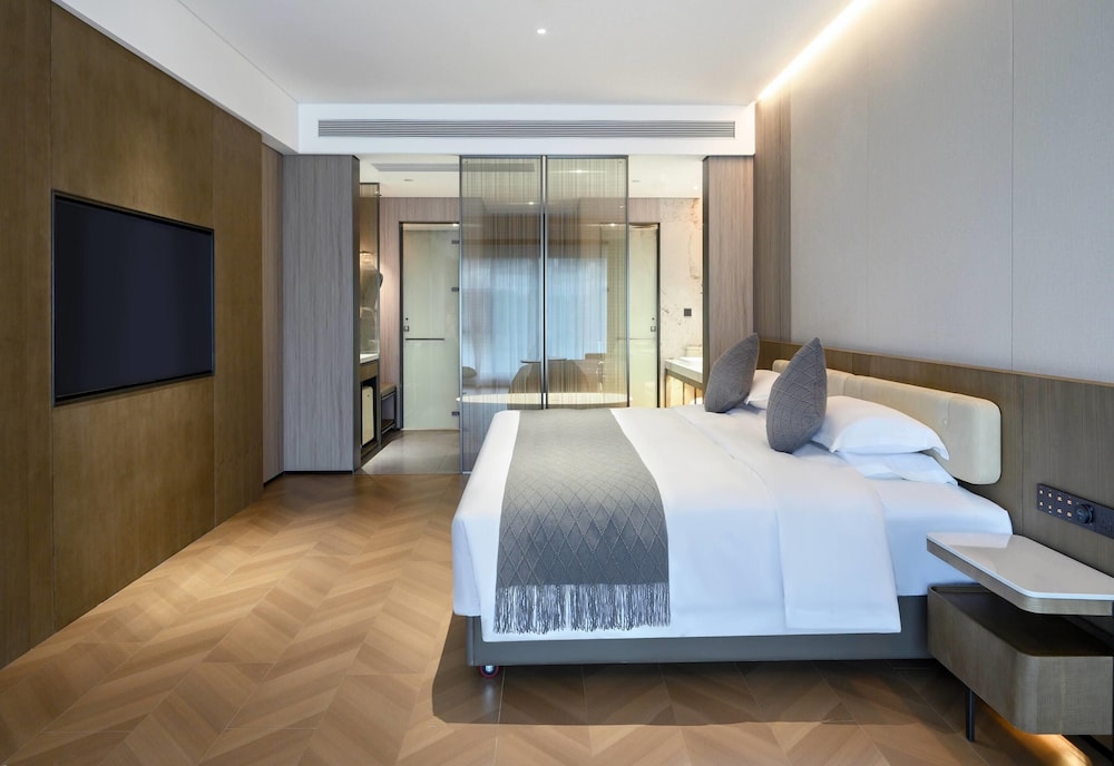 Select, Family, King Bed