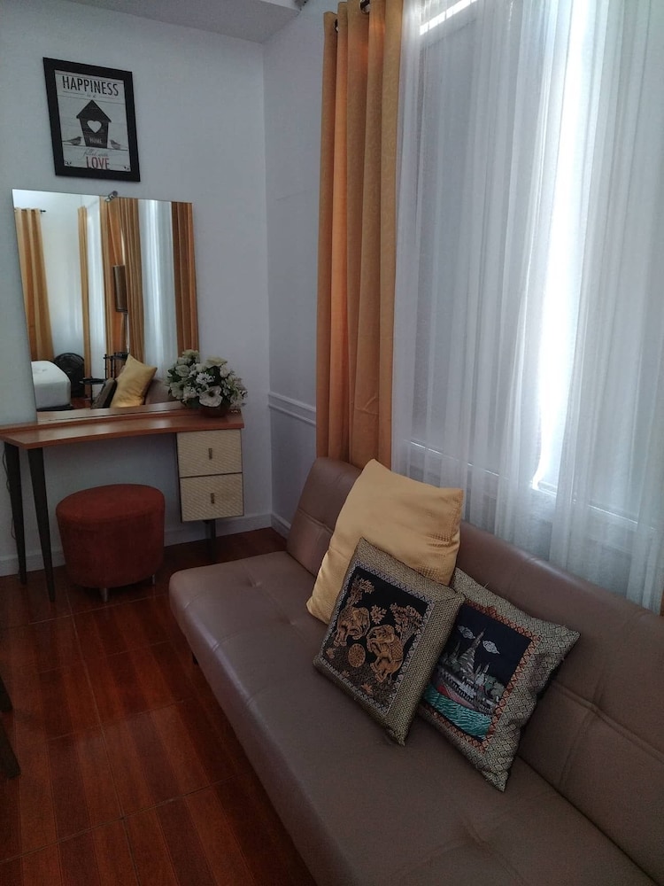Makati Riverside Inn 44/54