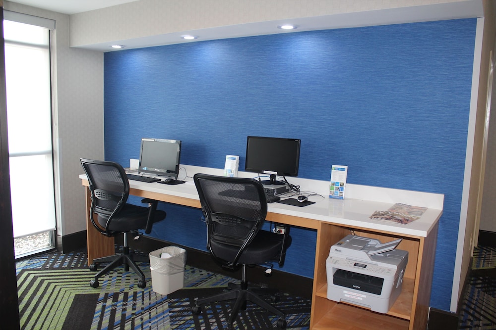 Holiday Inn Express Hotel Suites Charlotte Concord I 85 55/58