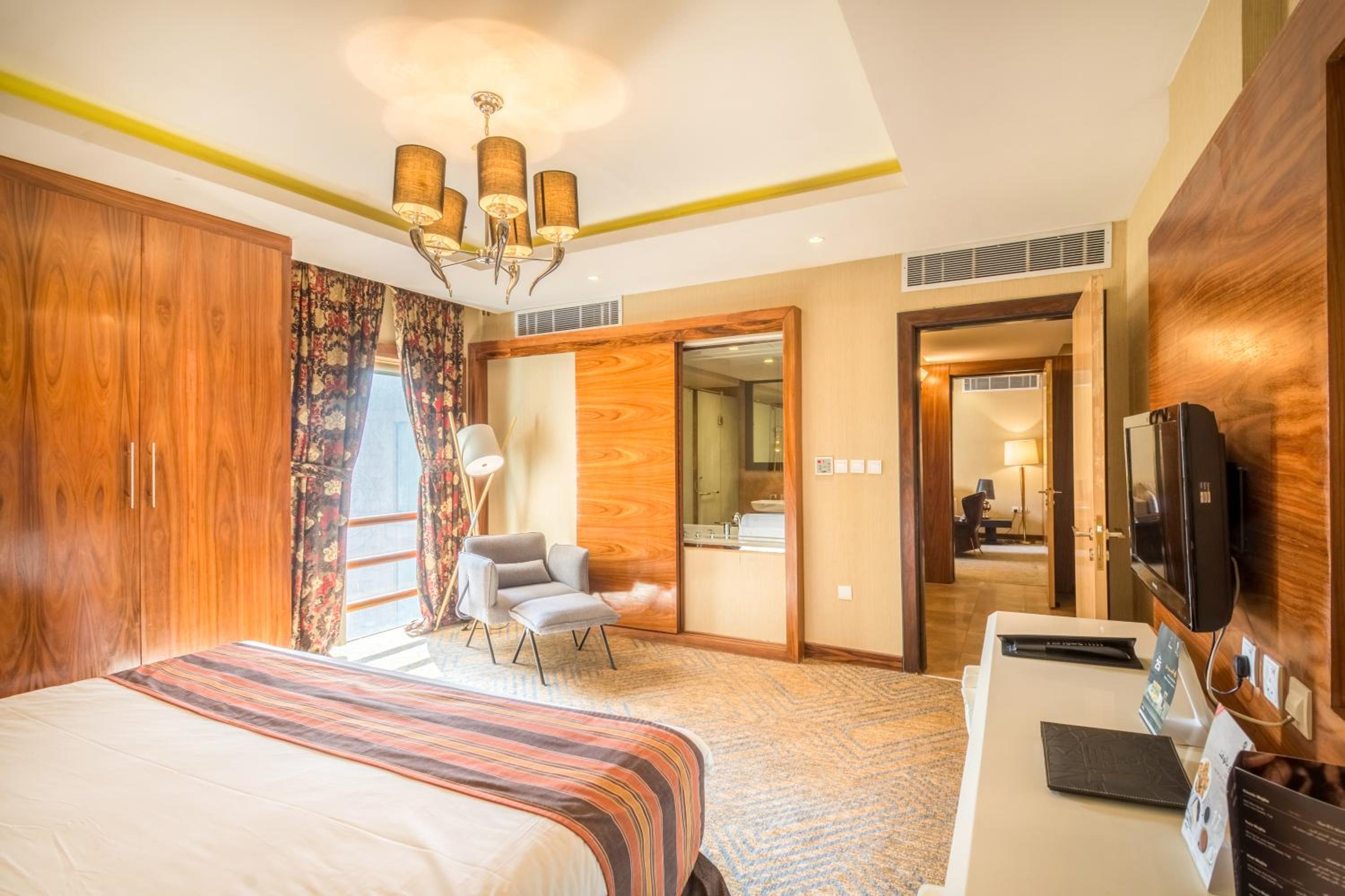 Deluxe Suite