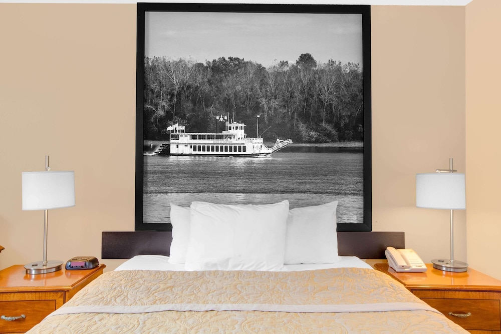 Super 8 by Wyndham Clear Lake 38/58
