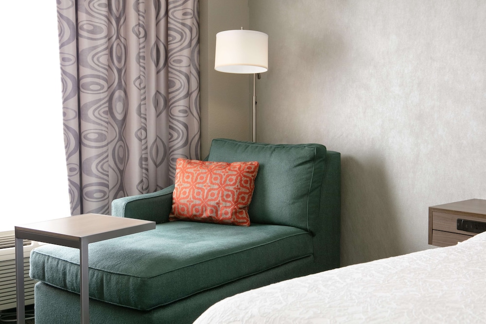 Hampton Inn Council Bluffs 24/41