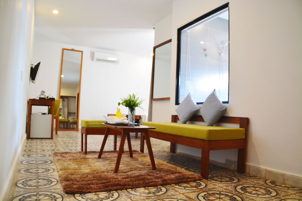 Home Chic Hotel 53/67