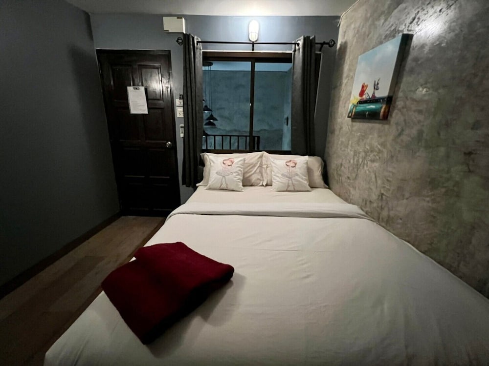 Baan Bua Talay 18/65