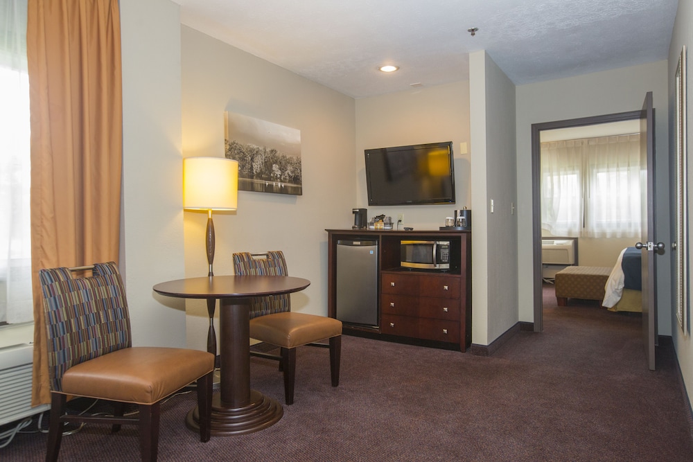 Ivy Court Inn And Suites 40/49