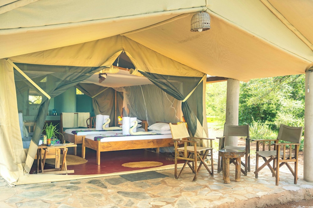 IKOMA TENTED CAMP 10/50