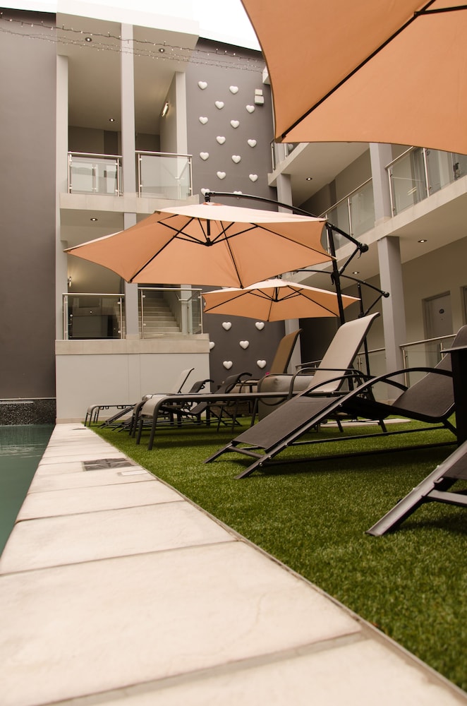 CHILL PEPPER BOUTIQUE HOTEL 45/49