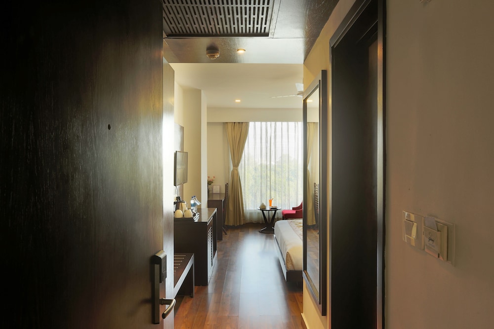 Hotel Mumbai House 31/50