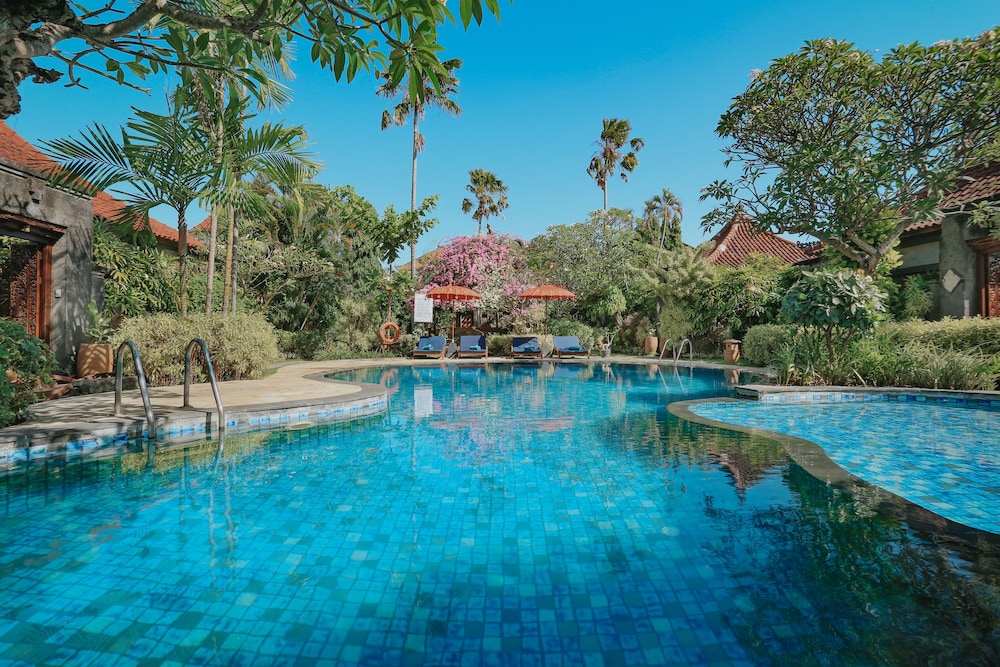 Parigata Villas Resort 30/40