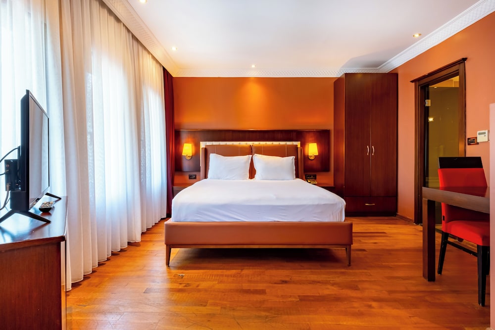 MANGANA KONAK HOTEL 25/64