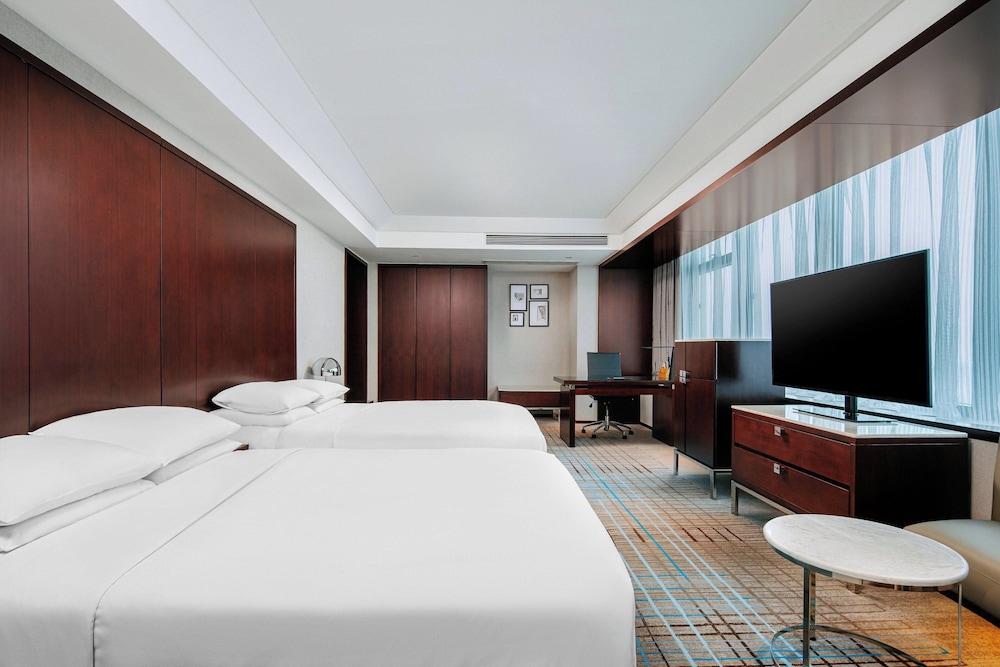 Family, 1 Single and 2 Double Beds, 3 Beds