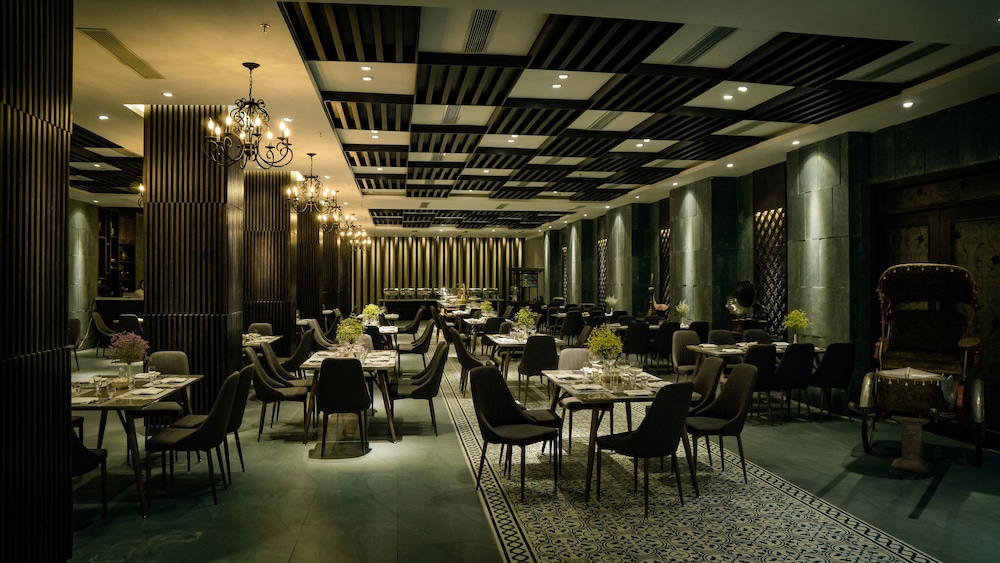Dong Duong Hotel & Suites 42/50
