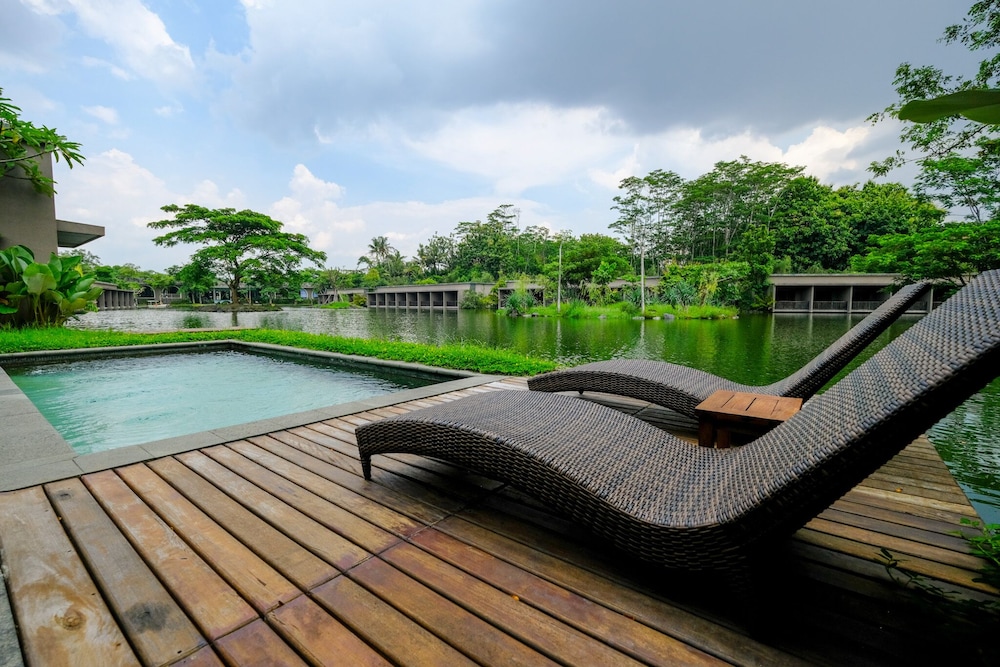The Westlake Resort Yogya 54/57
