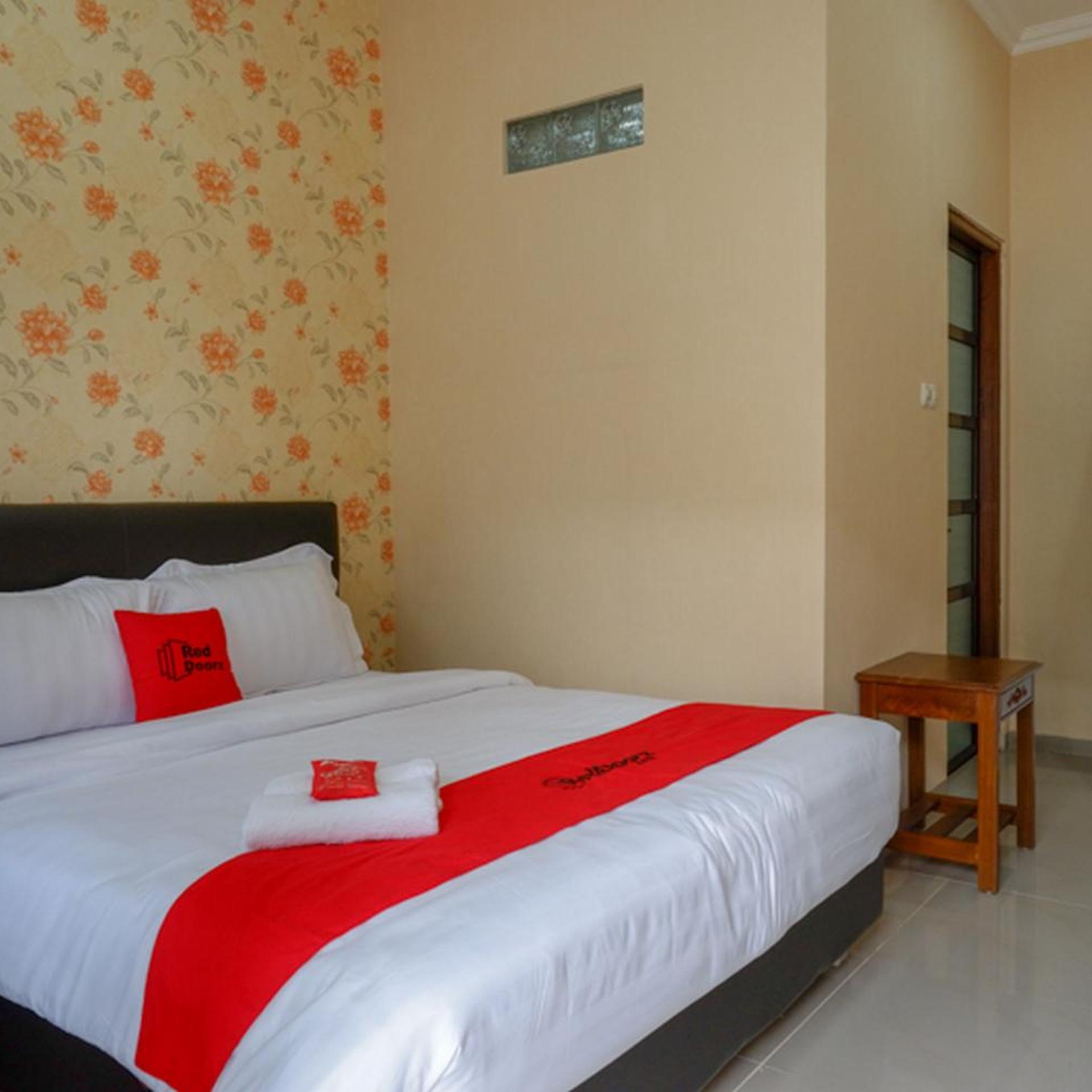 RedDoorz @ Jalan Majapahit Semarang 16/56