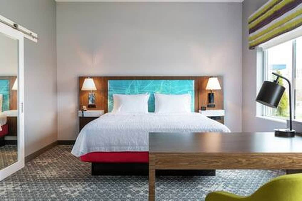 Hampton Inn & Suites by Hilton Irving DFW Airport North 15/56
