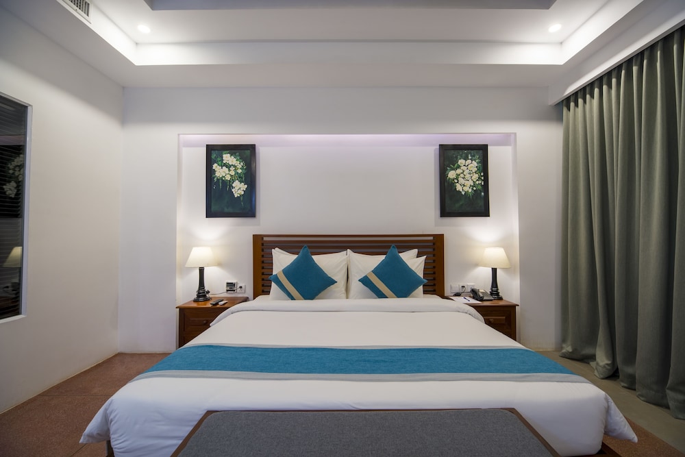Landmark, Suite, Double Bed, Pool View