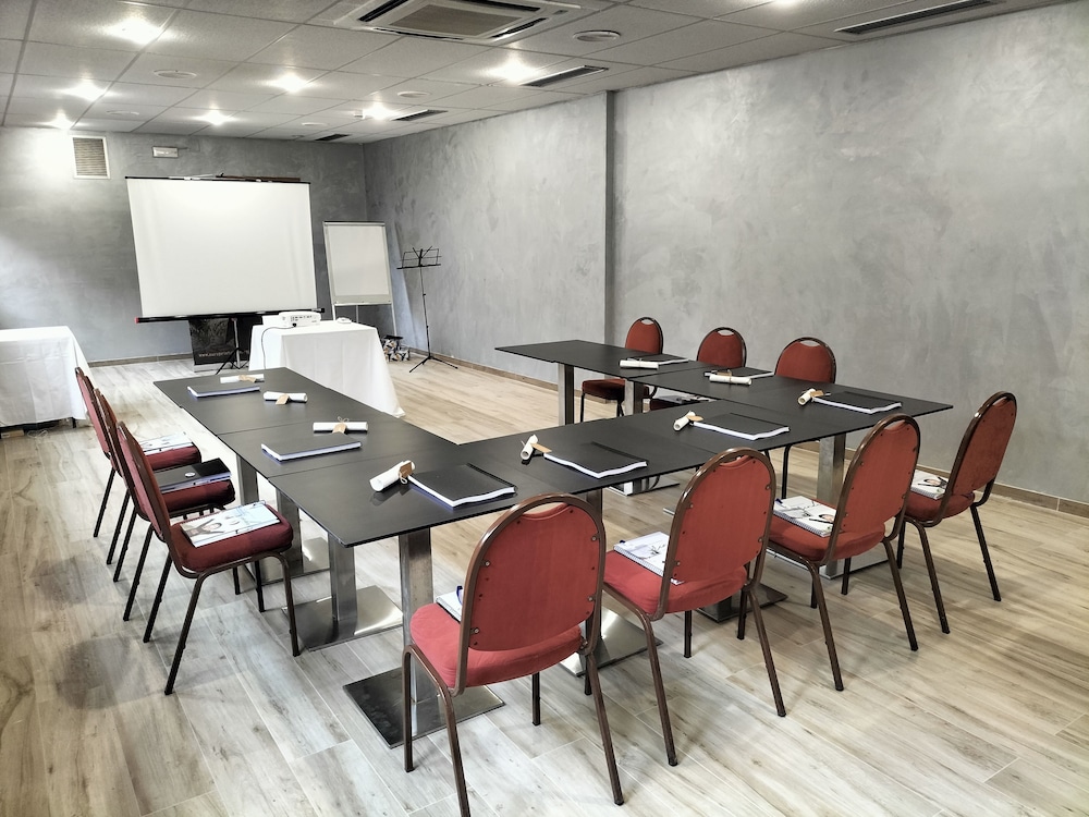 Hotel 153 59/71
