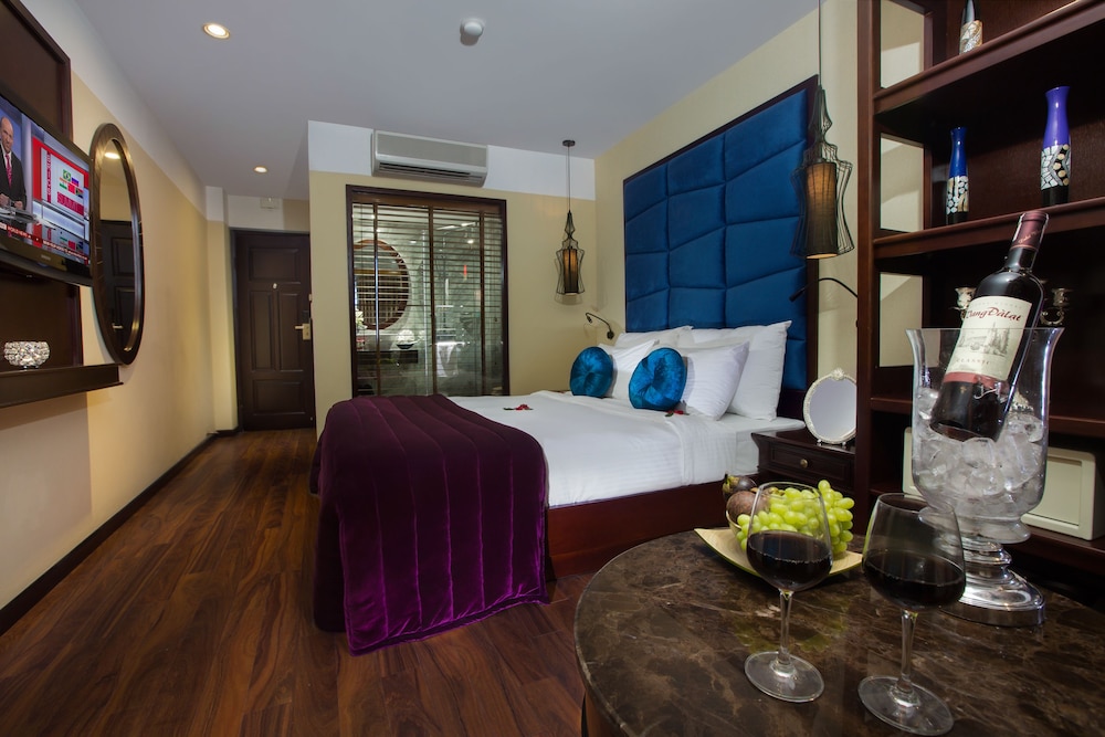 Ambassador Hanoi Hotel & Travel 13/40