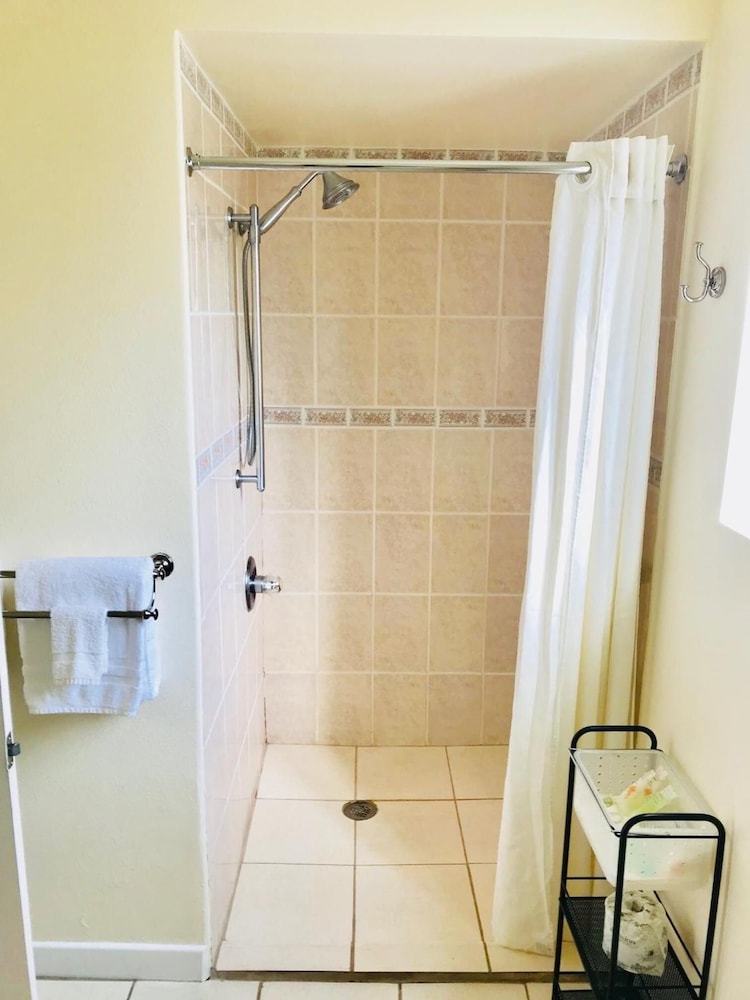 Bella Capri Inn 57/58