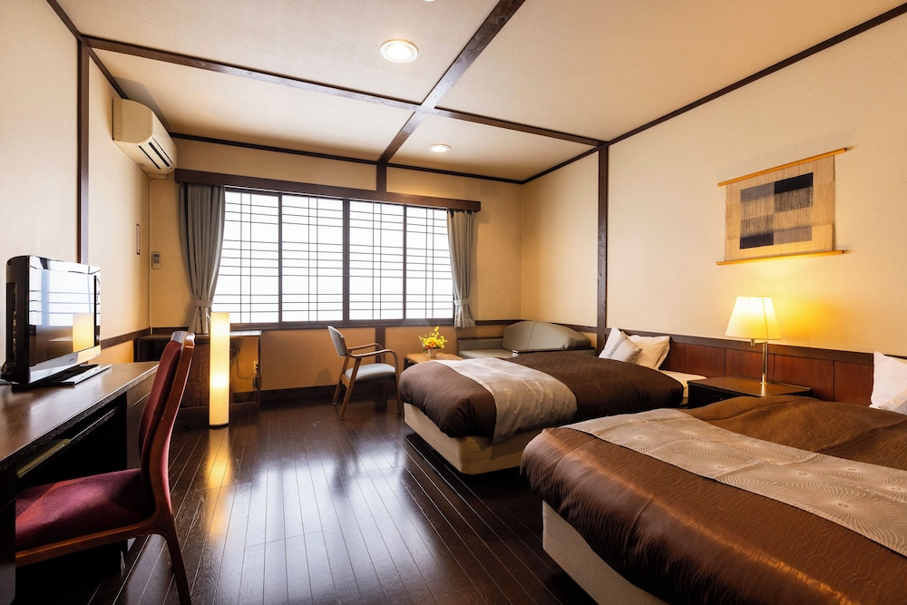 Standard, 3 Beds, City Side