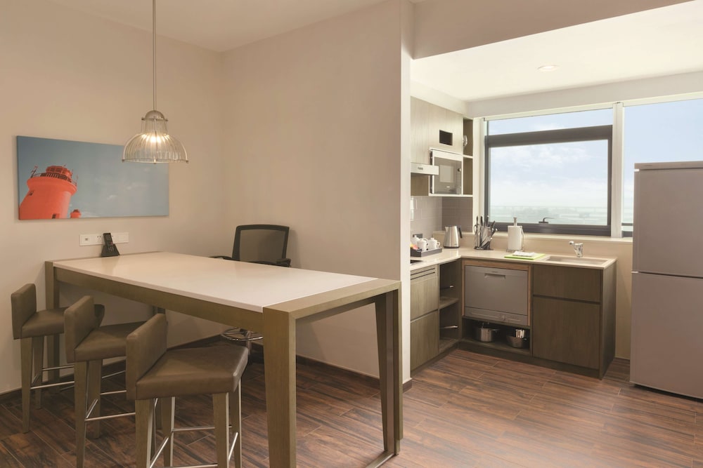 Hyatt House Shenzhen Airport 58/70