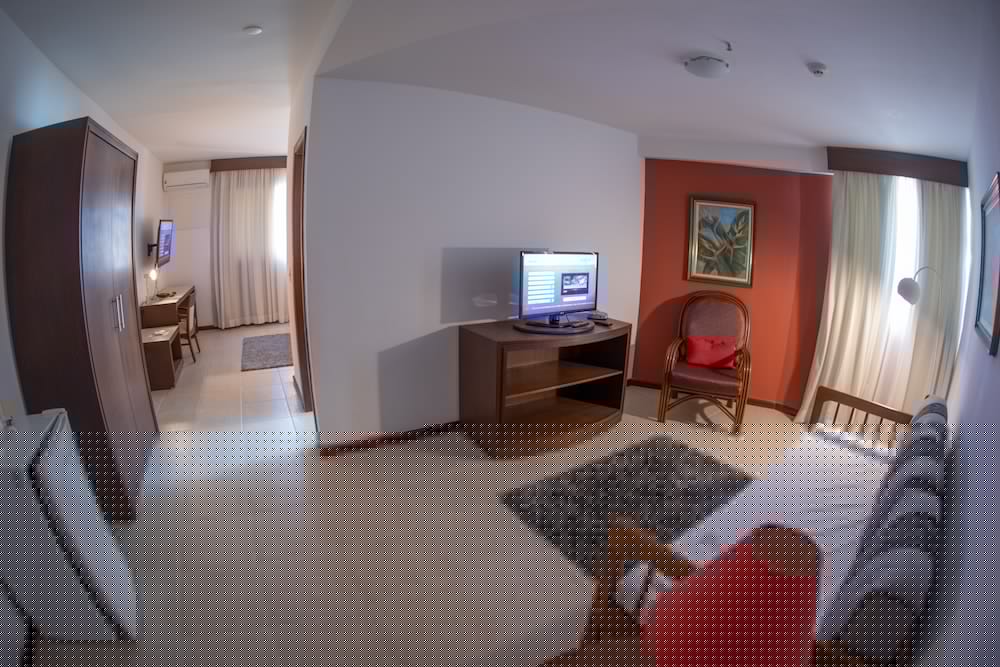 Mondrian Suite Hotel 65/82