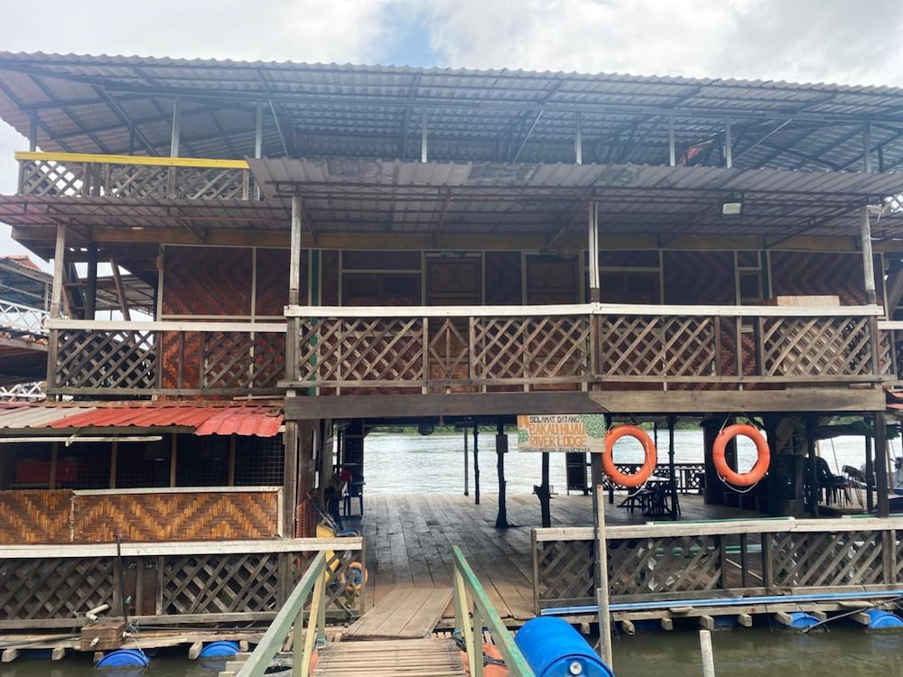 Hotel O Bakau Hijau Riverlodge & Campsite in Bedung