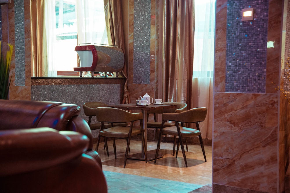 Tiffany Diamond Hotel Makunganya Street 30/66