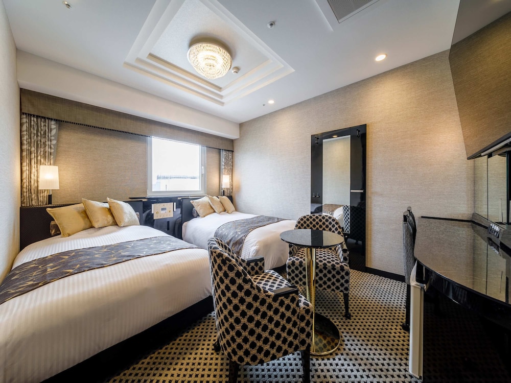 DELUXE, TWIN BEDS
