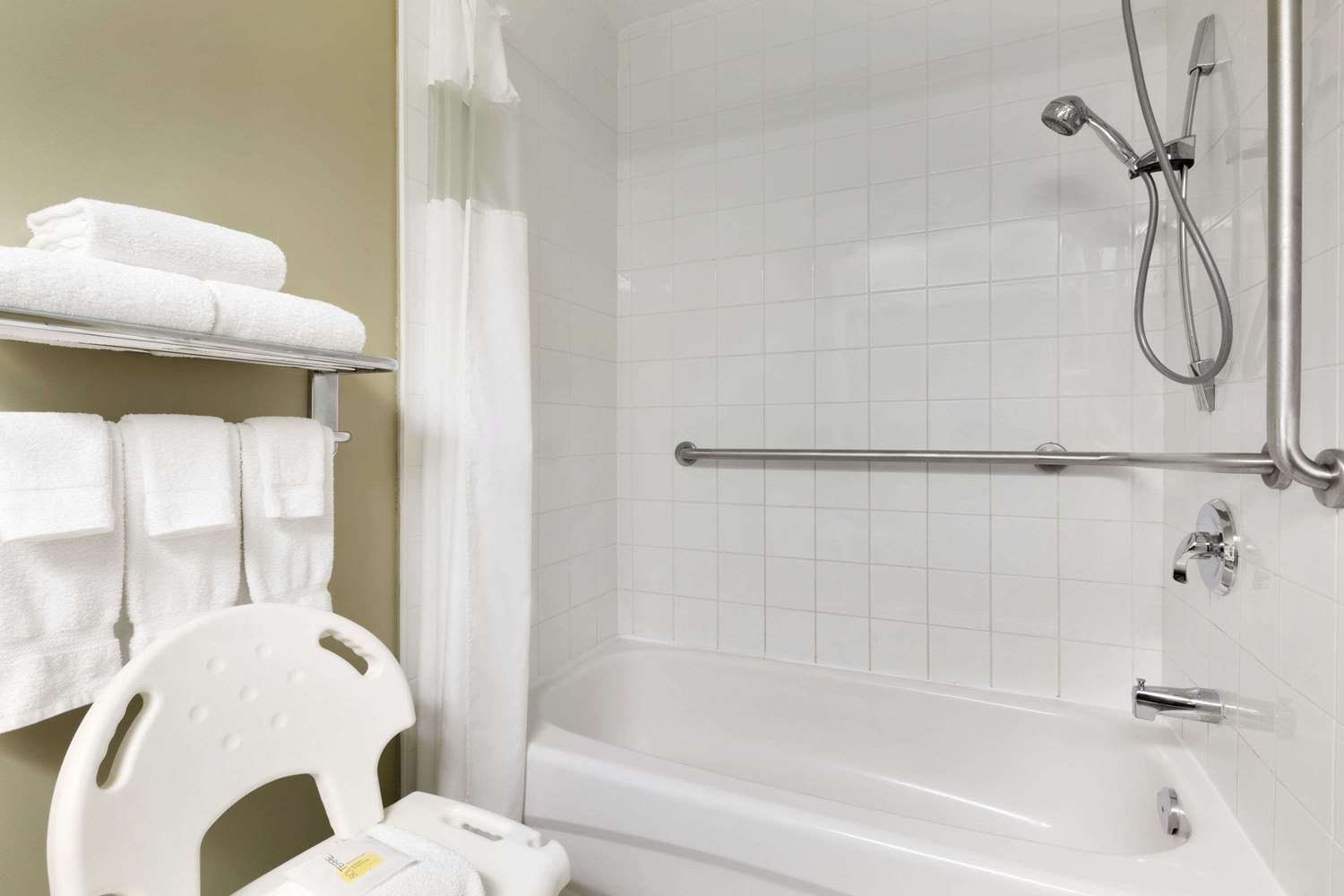 Days Inn By Wyndham Orillia 28/28