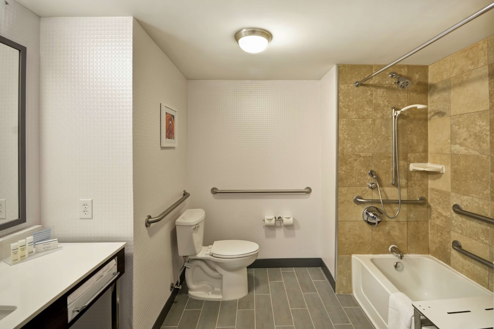 Hampton Inn & Suites Columbus Easton Area 17/49