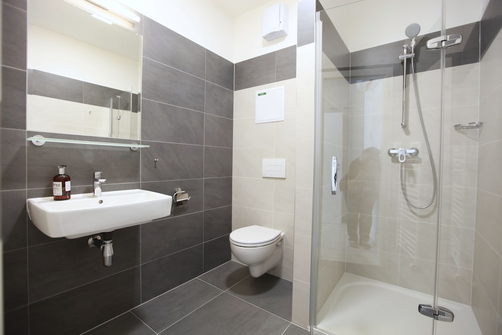 DELUXE, APARTMENT