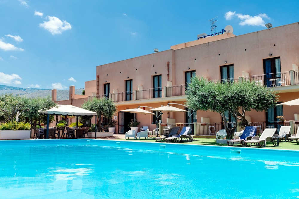 Hotel Achibea 2/50