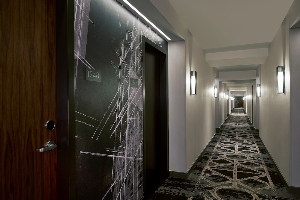 Loews Chicago 1/82