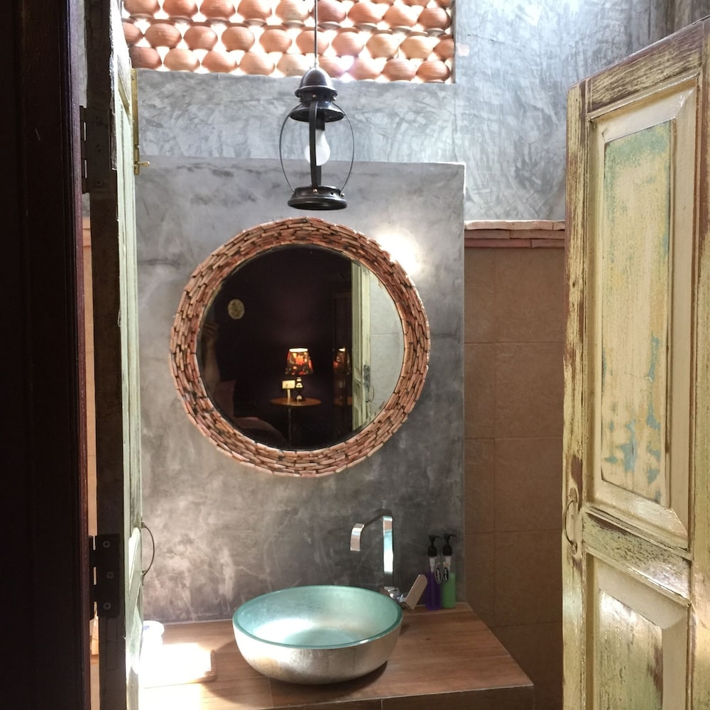 Baan Nai Nakhon 46/48
