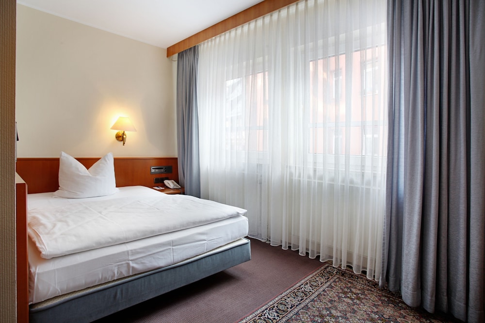 HOTEL AM JAKOBSMARKT 27/63