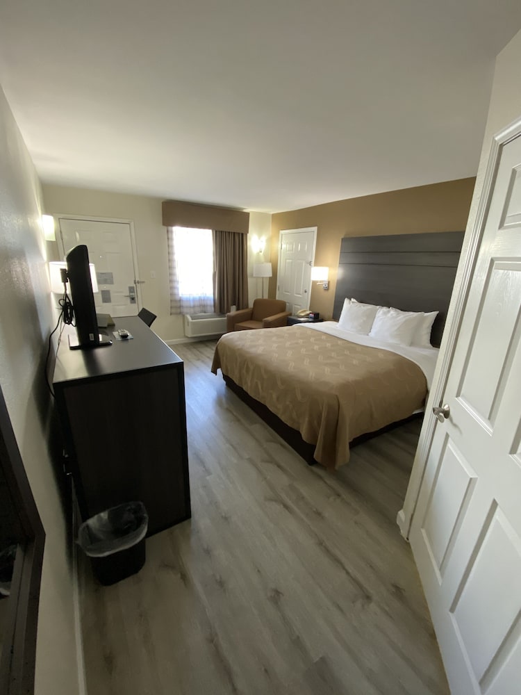 Quality Inn Branson Hwy 76 Central 20/53