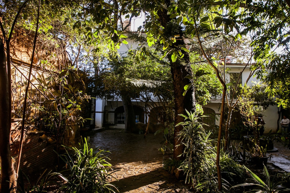 Agrado Guest House 48/56