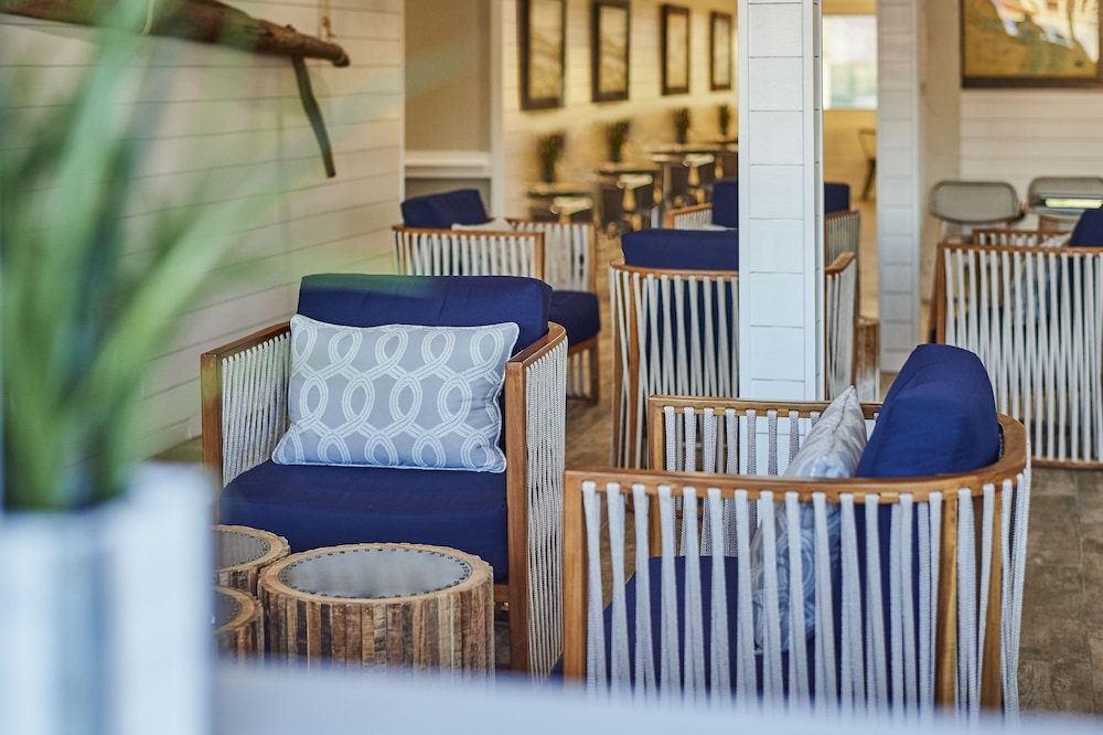 Shem Creek Inn 28/37