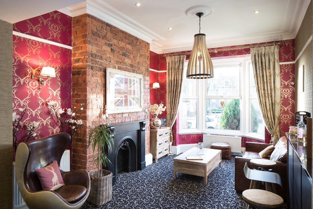 Hedley House Hotel 41/57