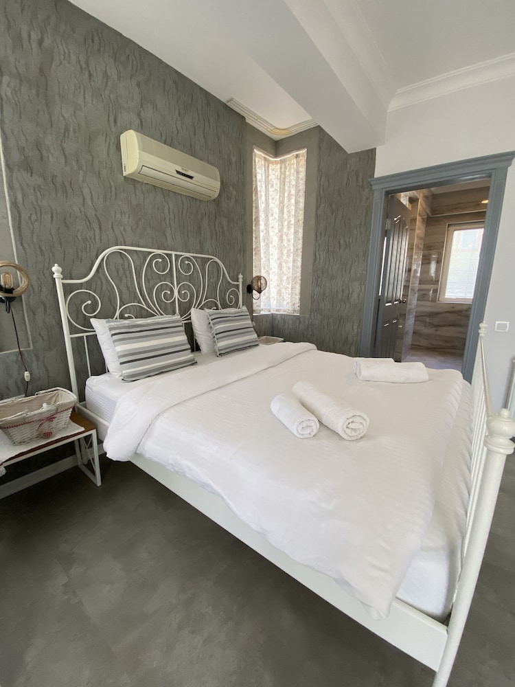 Pegasus Hotel & Villa 15/50