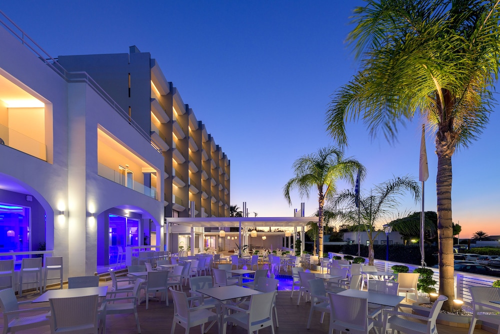Oceanis Park Hotel 74/88