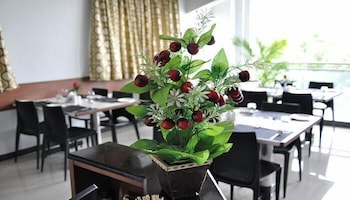 The Nook Hotel 55/68