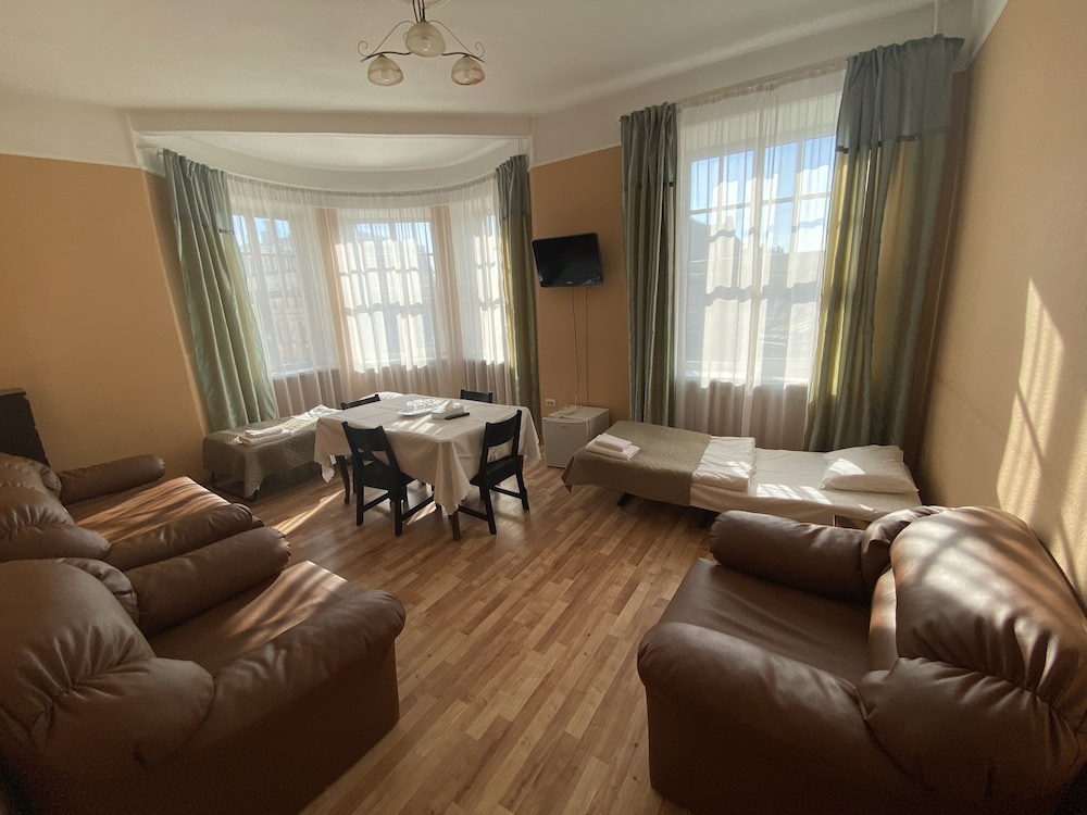 Viktorija Hotel 34/50