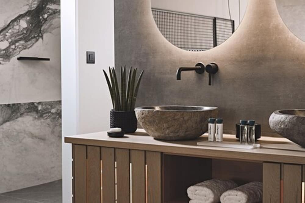 Cama Luxury Suites 55/58